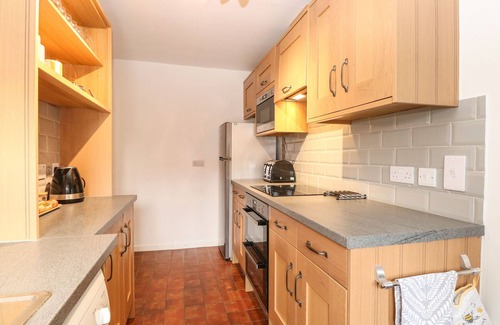 Stiffkey Cottage | PRIMROSE COTTAGE, character holiday cottage in Stiffkey