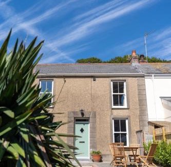 Angarrack House | Primrose Cottage