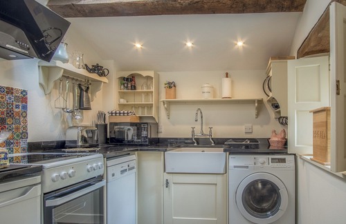Amroth Cottage | Primrose Cottage - HW7100