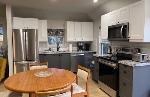 North Port Cottage | Prince Edward County-Enjoy Picton WIne Country