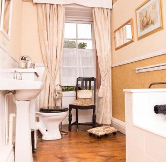Haverfordwest House | Priskilly Forest Country House