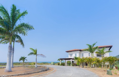 Pristine Bay House | Pristine-Golf Course large luxury villa