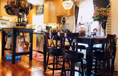 Oxon Hill Bed & Breakfast | Private Stay By MadlyGiving - At National Harbor