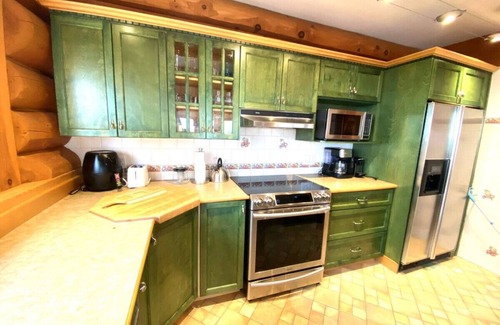 West Bay Ski Chalet | Privacy @ Bras d’Or Lakes Sun House Chalet