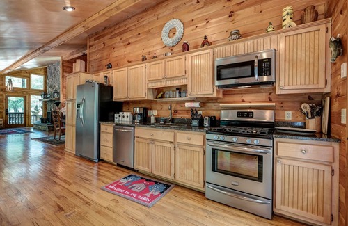 Hayesville House | Privacy Directly On Fires Creek. Borders National Forest And Bear Refuge!