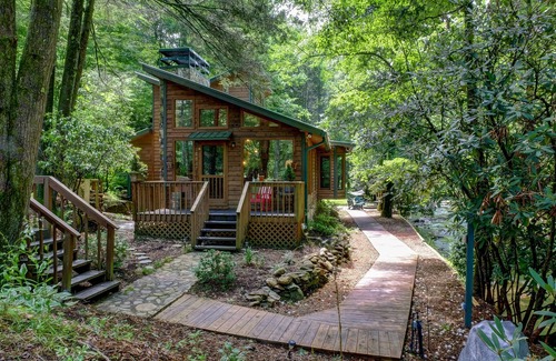 Hayesville House | Privacy Directly On Fires Creek. Borders National Forest And Bear Refuge!