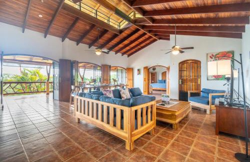 Matapalo House | Privacy-waterfall-pool-sleeps 8-near Beach