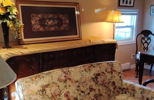 Maces Bay Apartment | Private 1 Bdrm - 1 Bath Garden Level Oceanside Apartment