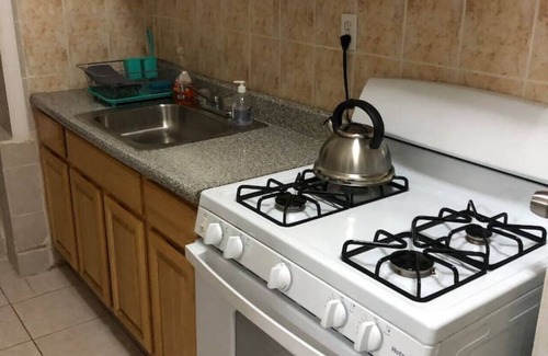 Union City Apartment | Private 1-bedroom apartment only 15 minutes to New York City Manhattan