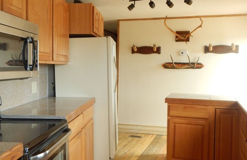 Silver Star Cabin | PRIVATE 170 Acre Ranch w/2BR/2BA cabin