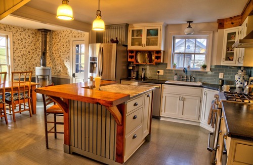 Hamilton Other | Private 18th Century Farmhouse in Virginia Wine Country with Hot Tub