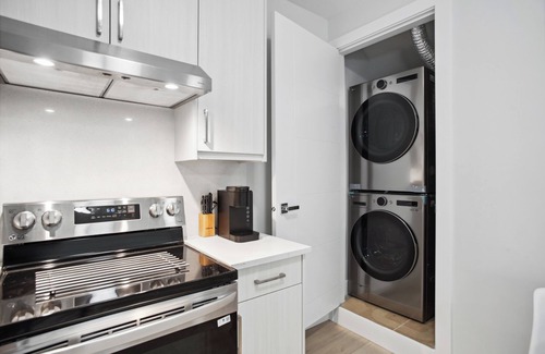 Central Lonsdale Apartment | Private 1BR Suite, New Build, 2 Guests, No Smoking