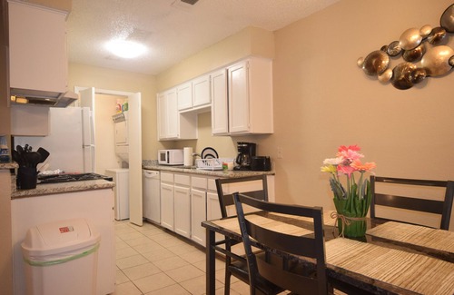 Fort Worth Apartment | Private 2 Bed unit in a 4plex close to Hwy 820 in North Fort Worth TX
