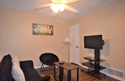 Fort Worth Apartment | Private 2 Bed unit in a 4plex close to Hwy 820 in North Fort Worth TX