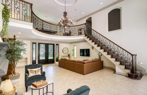 Barker House | Private 25 Acre Estate with Lake Fish and Canoe!