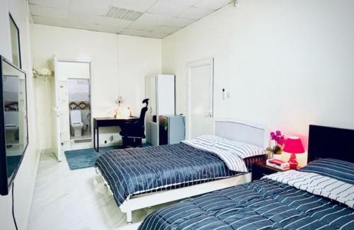 Baniyas House | Private 2Bedroom Villa with T&B and Kitchenette near Abu Dhabi International Airport