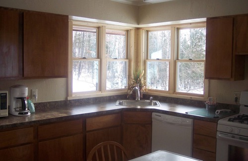 Bergland Cottage | PRIVATE 3 BEDROOM 2 BATH CABIN ON LAKE GOGEBIC IN THE U. P. OF MICHIGAN