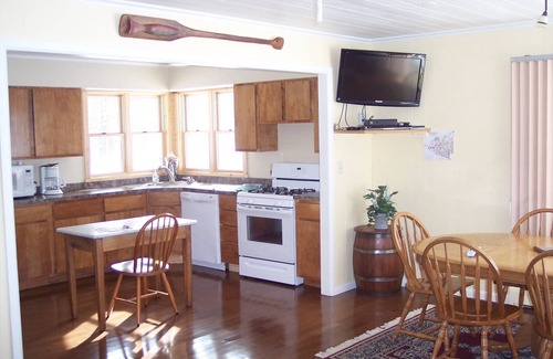 Bergland Cottage | PRIVATE 3 BEDROOM 2 BATH CABIN ON LAKE GOGEBIC IN THE U. P. OF MICHIGAN