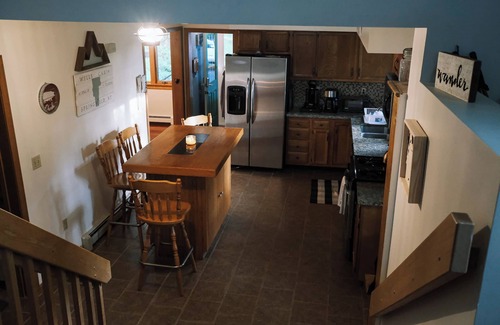 Springfield Cabin | Private 3-bedroom cabin with WiFi and backyard!
