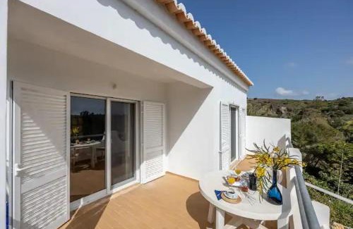 Figueira House | Private 3 bedroom villa in Salema amazing views