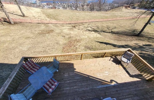 Guttenberg House | Private 3br-2bth”4beds”house beautiful views of the town and river arcade games!