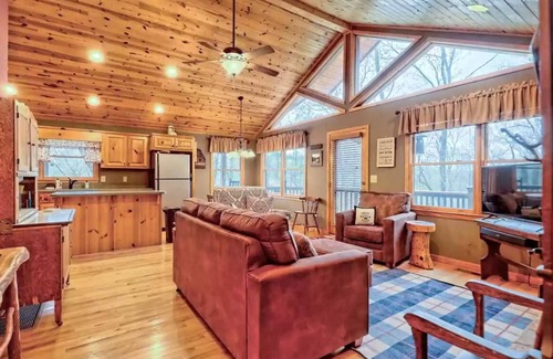 Tarheel Cabin | Private 5 acres - View - Walk to Lake