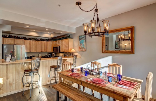 Warrior's Mark Condo | Private 6-Person Hot Tub~Walk to Lift/Town~New Remodel~5-Star Host~Hi-Speed WiFi