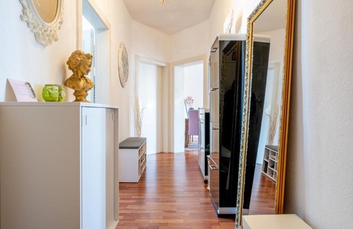 Vahrenwald Apartment | Private Apartment