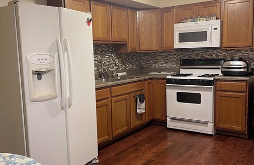 Swansea Apartment | Private apt/in-law suite in Swansea, IL. Long term rental only: 6-12 months.