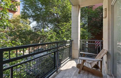 River West Apartment | Private Balcony 1 Garage Parking Sleeps 6