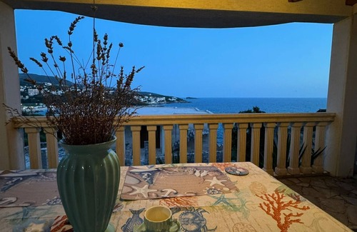 Utjeha Apartment | Private beach 2-bedroom apartment