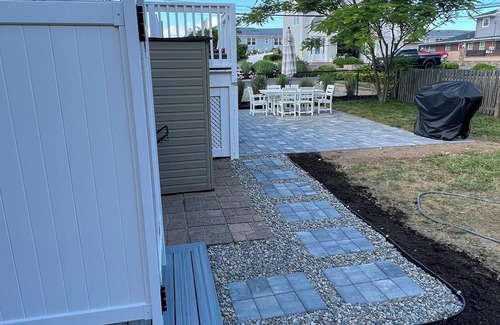 Sea Bright House | PRIVATE BEACH BLOCK RETREAT, 3 BEDROOMS, 1 BLOCK FROM DOWNTOWN, GREAT LOCATION!