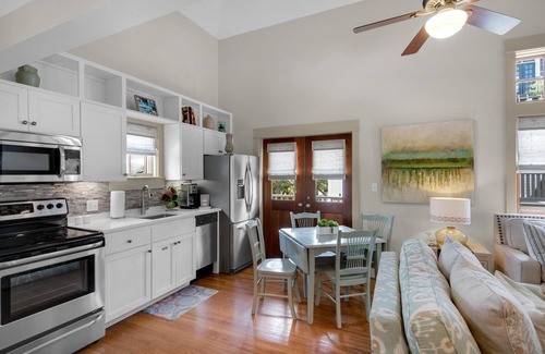 Rosemary Beach Cottage | PRIVATE BEACH/POOL ACCESS-Steps to the Beach-Outdoor Courtyard-2 bikes