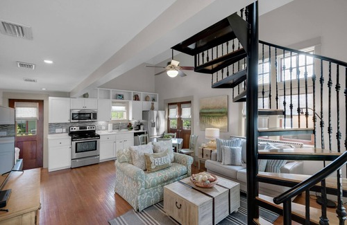 Rosemary Beach Cottage | PRIVATE BEACH/POOL ACCESS-Steps to the Beach-Outdoor Courtyard-2 bikes