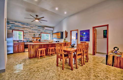 San Pedro House | Private Beachfront Home-4 BR/4 BA-Infinity Pool-Personal Chef-Pier-Boat-Captain