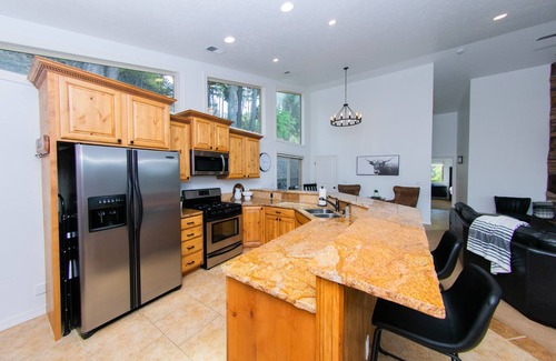 Hayden View Estates House | Private beautiful lake home 2 car garage w/dock & kayak access-3 miles to town!