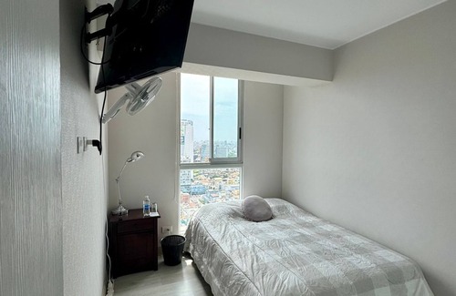 Lima Bed & Breakfast | Private Bedroom Super Cozy and a Great View