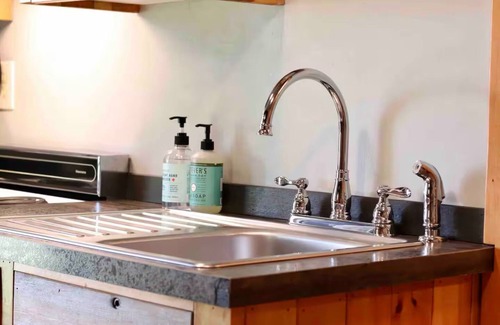 Palmers House | Private Blue Pine Getaway