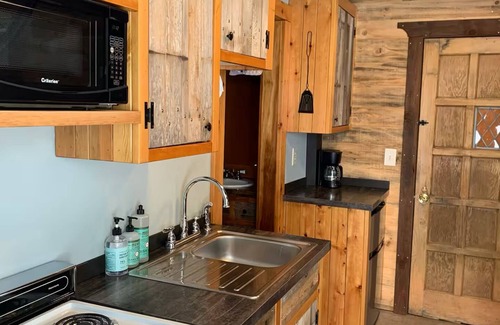 Palmers House | Private Blue Pine Getaway