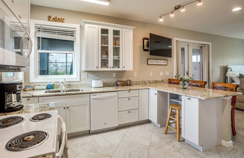 El Jobean Apartment | Private Boat Dock: Canal-Front Port Charlotte Gem