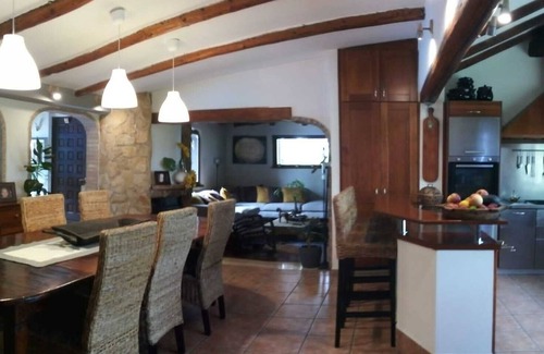 Zona LVIII Prima Porta Villa | Private Boutique Villa in Rome – Pool, Jacuzzi & Garden, 20min to City