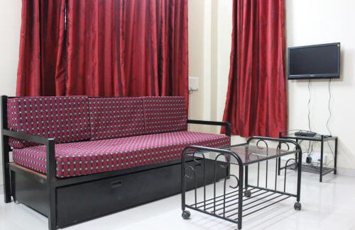 Nandanwan House | Private Bungalow with Garden, Main Road Connected - Om Bungalow, Happy Stay, Panchgani