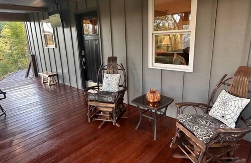 Fairview House | Private cabin close to Asheville