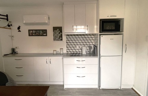 Greenways Landing Cabin | Private Cabin, Modern styled self contained in a peaceful area.