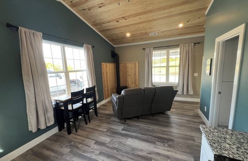 Troy Cabin | Private Cabin on 90 Acres!
