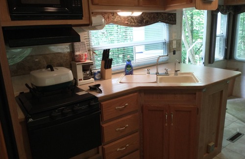 Drennen House | Private Camper/Near Summersville lake & Gauley river , Great for rafters