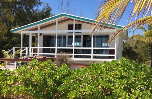 Bahama Palm Shores Cottage | Private Casa on Bonefish Beach - also a Motorboat and Sailboat for rent