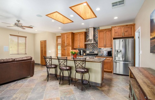 East Mesa House | Private Casita, 1 acre, large heated pool, BBQ, RV/Boat parking, Close to lakes