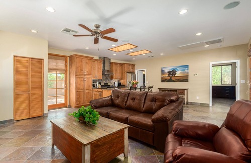 East Mesa House | Private Casita, 1 acre, large heated pool, BBQ, RV/Boat parking, Close to lakes