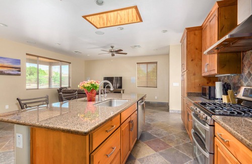 East Mesa House | Private Casita, 1 acre, large heated pool, BBQ, RV/Boat parking, Close to lakes